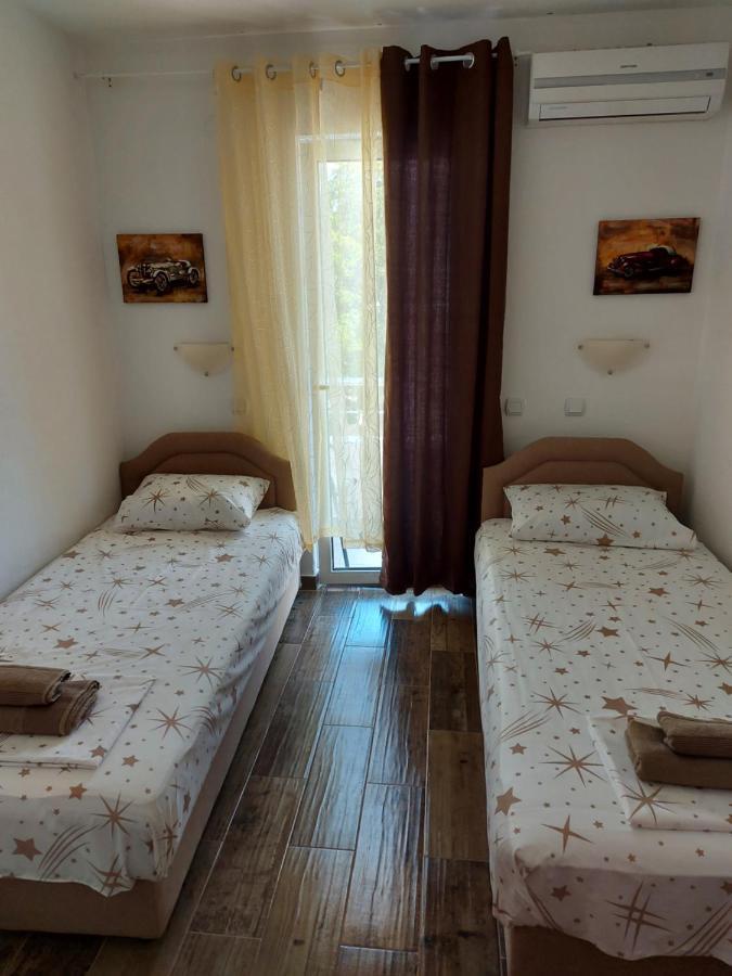 Villa Lyudmila Utjeha Esterno foto
